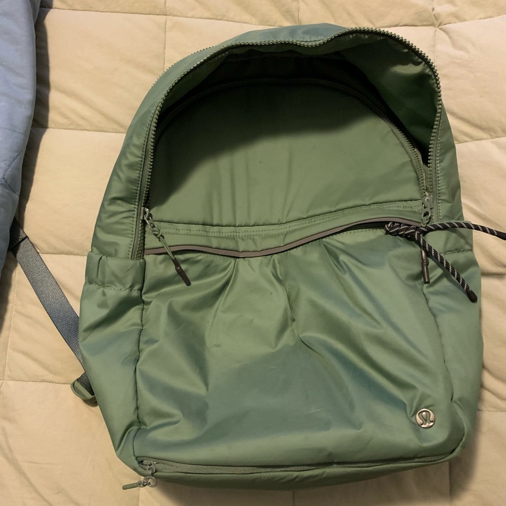 Lululemon travel backpack - sage green